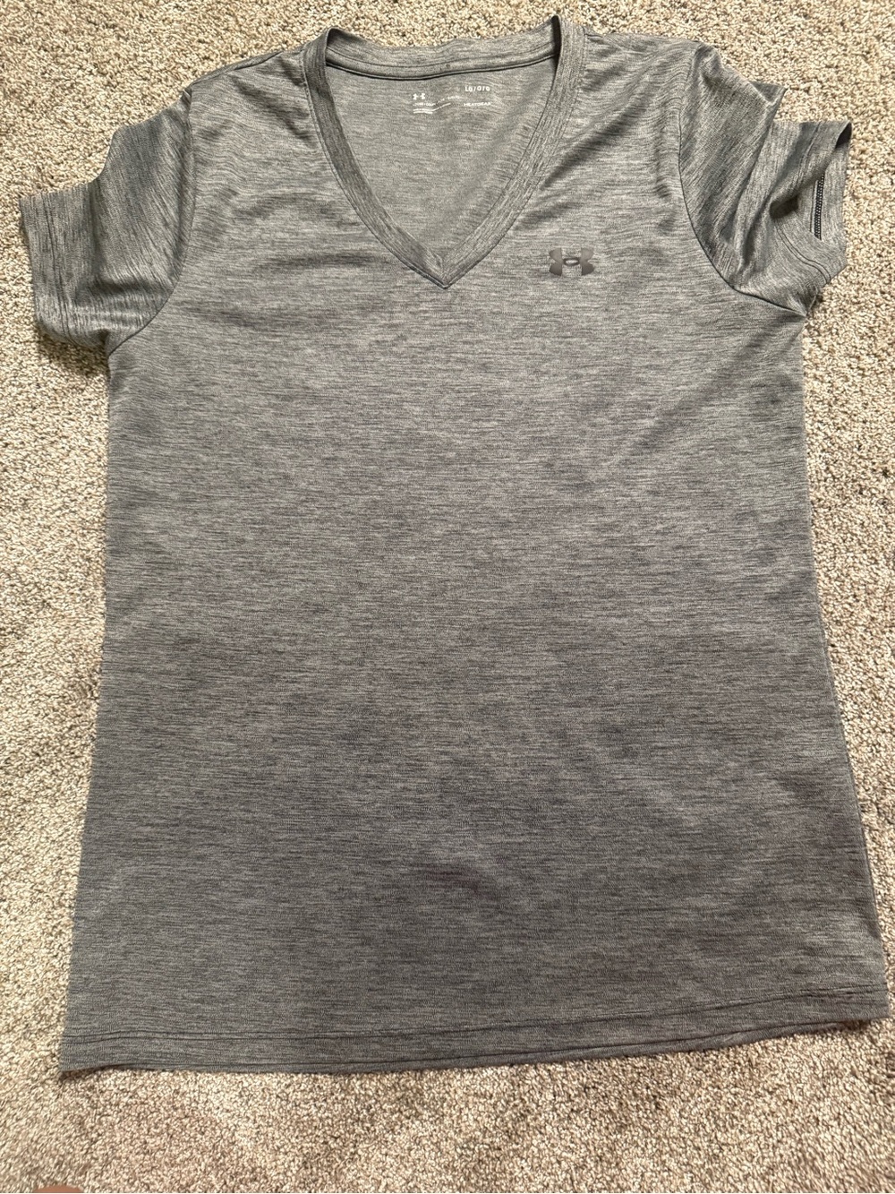 Under Armour Heathered Grey V-Neck Performance Tee - EUC -sz large